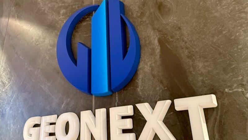 正面発光文字の種類　テーパーカット樹脂文字施工事例